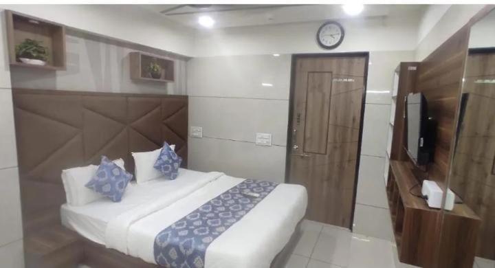 Hotel Royal Sky Ahmedabad Extérieur photo